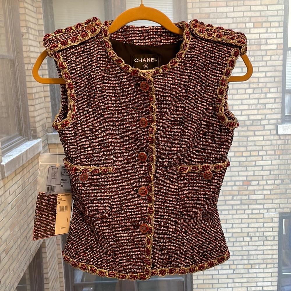 Spring Chanel Suit size 2 - Picture 3 of 11
